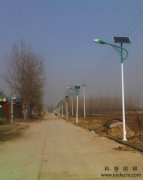 太阳能路灯和常规路灯的寿命对比